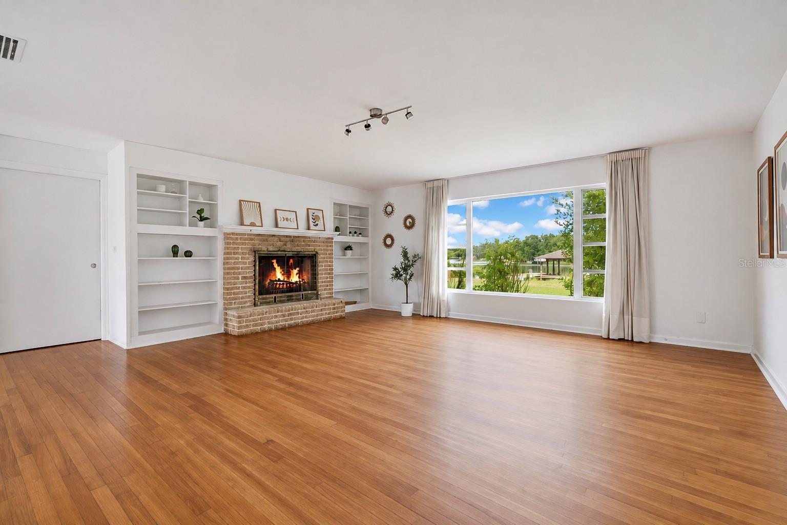 5725 Padgett Cir Property Photo 7