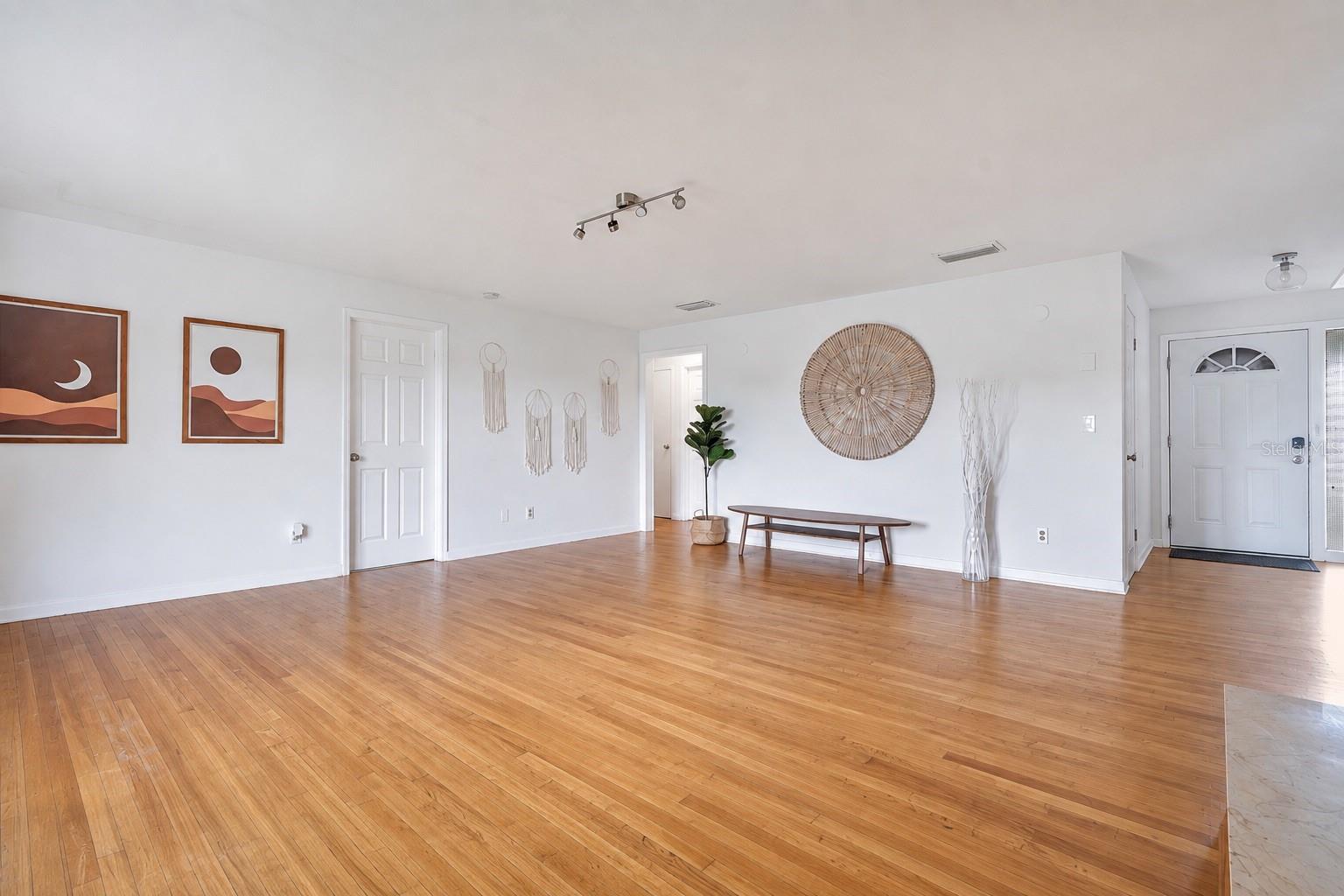 5725 Padgett Cir Property Photo 9