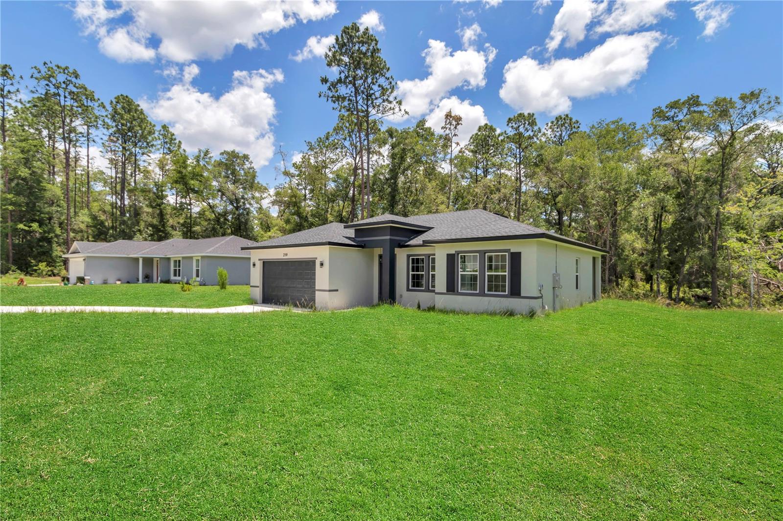 219 E Caldwell Dr Property Photo 4