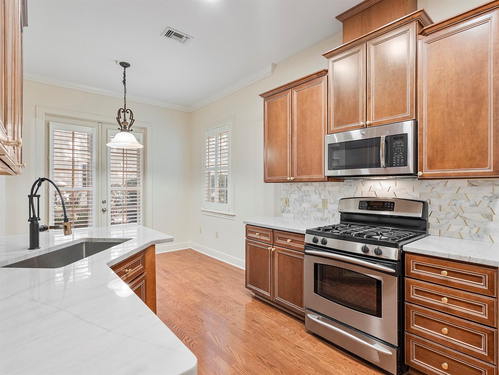 1223 Country Club Oaks Cir Property Photo 6