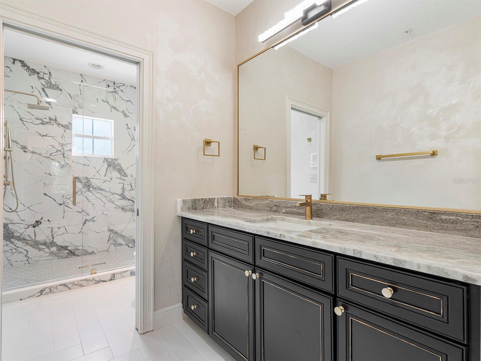 1223 Country Club Oaks Cir Property Photo 19
