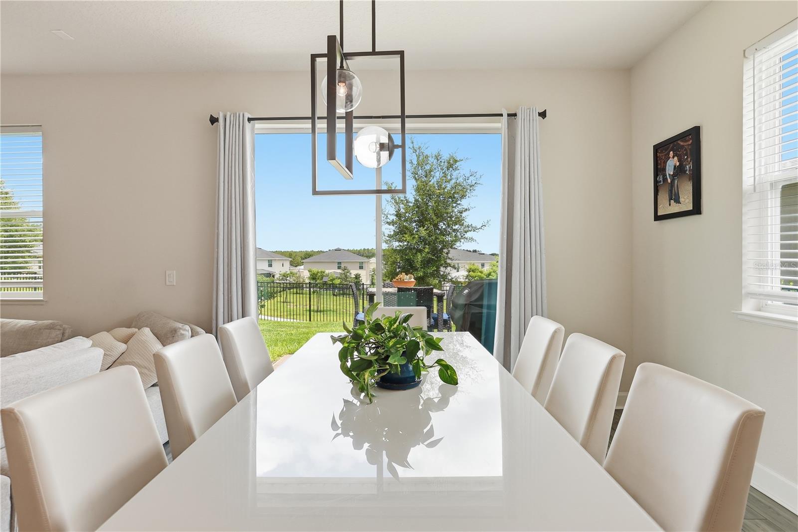 2784 Park Ridge St Property Photo 10
