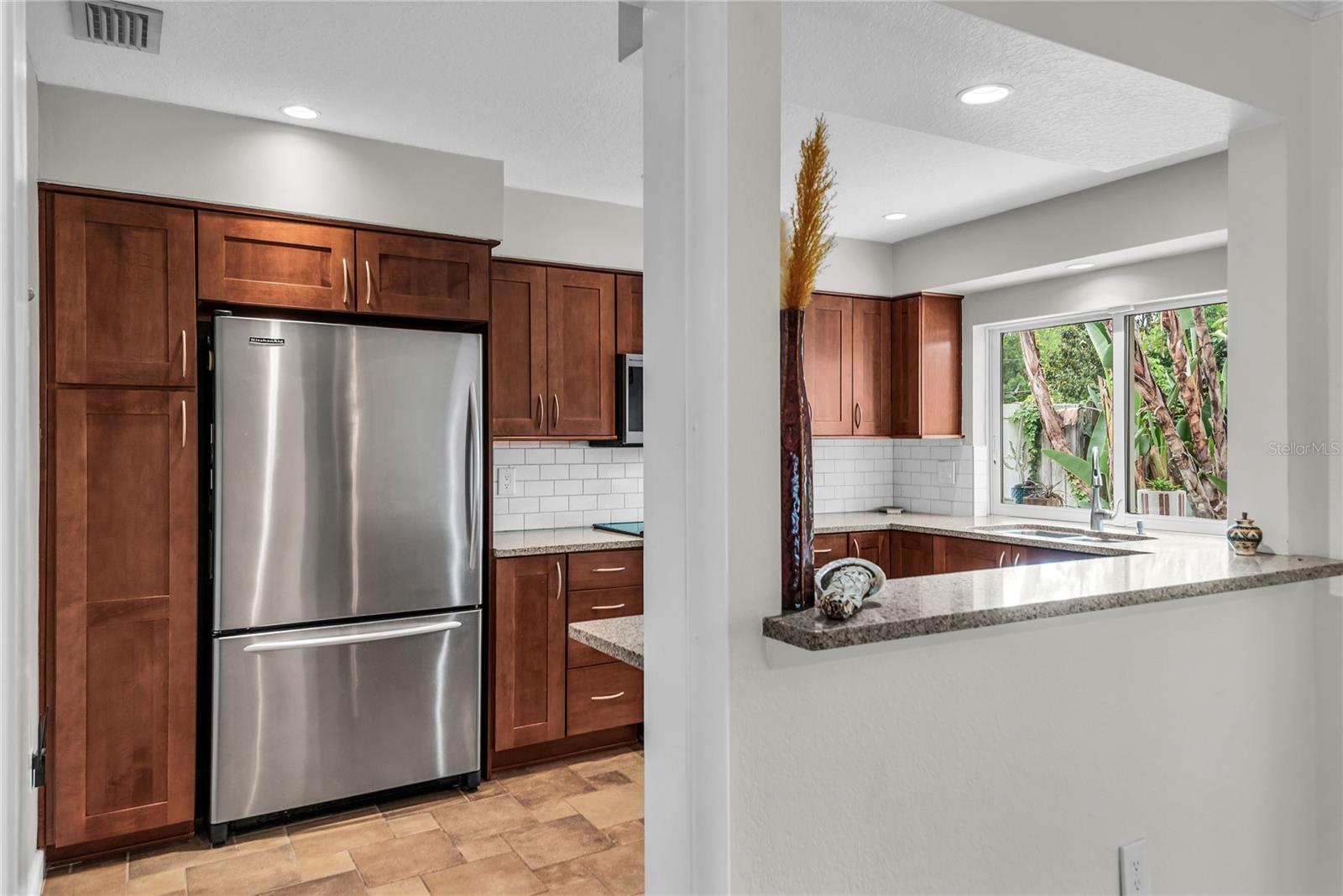 303 E Jersey St Property Photo 11
