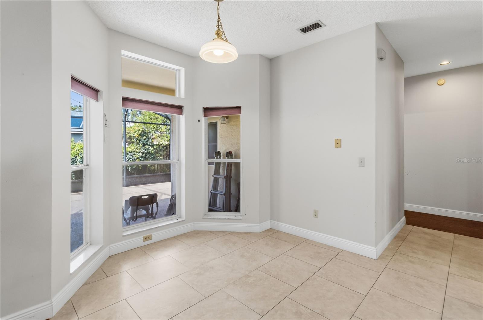 1572 Hunters Stand Run Property Photo 12