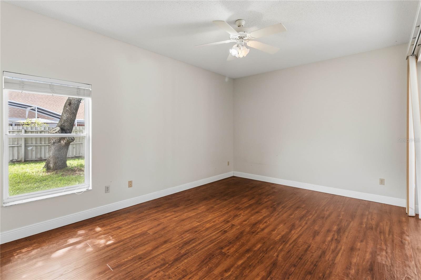 1572 Hunters Stand Run Property Photo 16