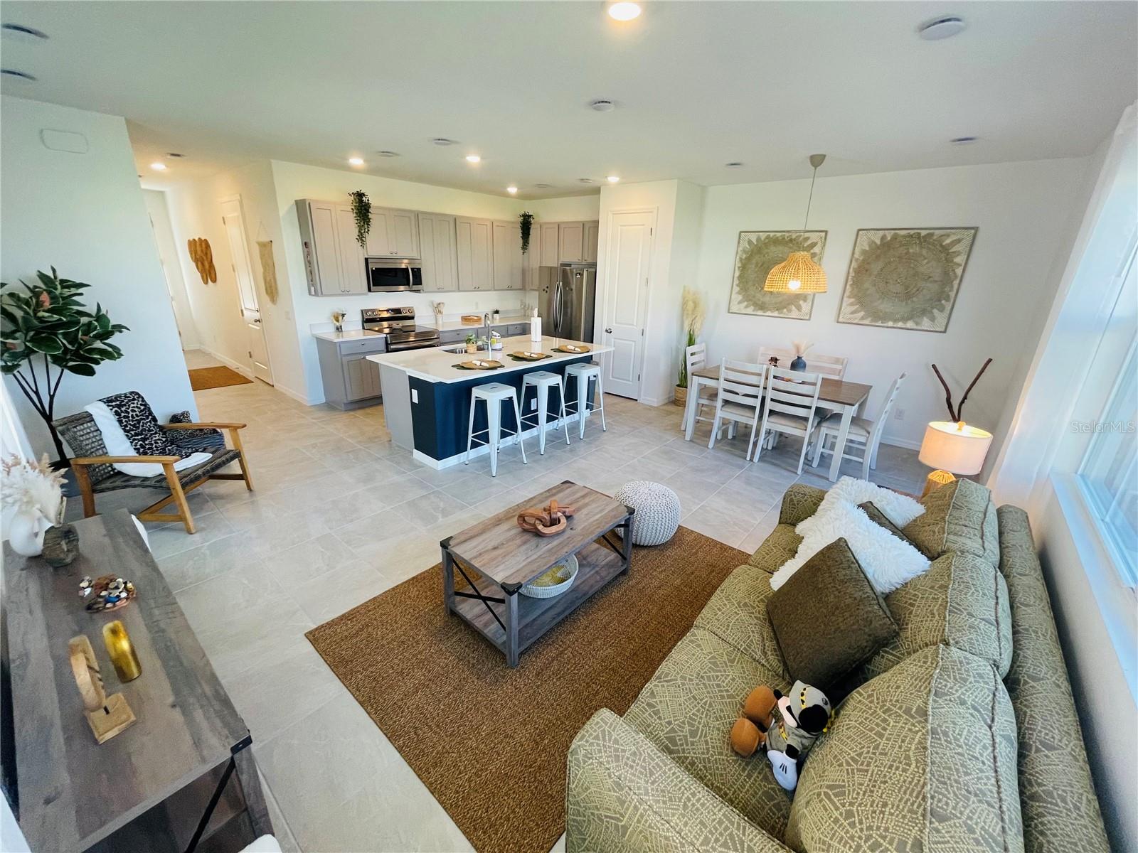 O6415042 Property Photo 10