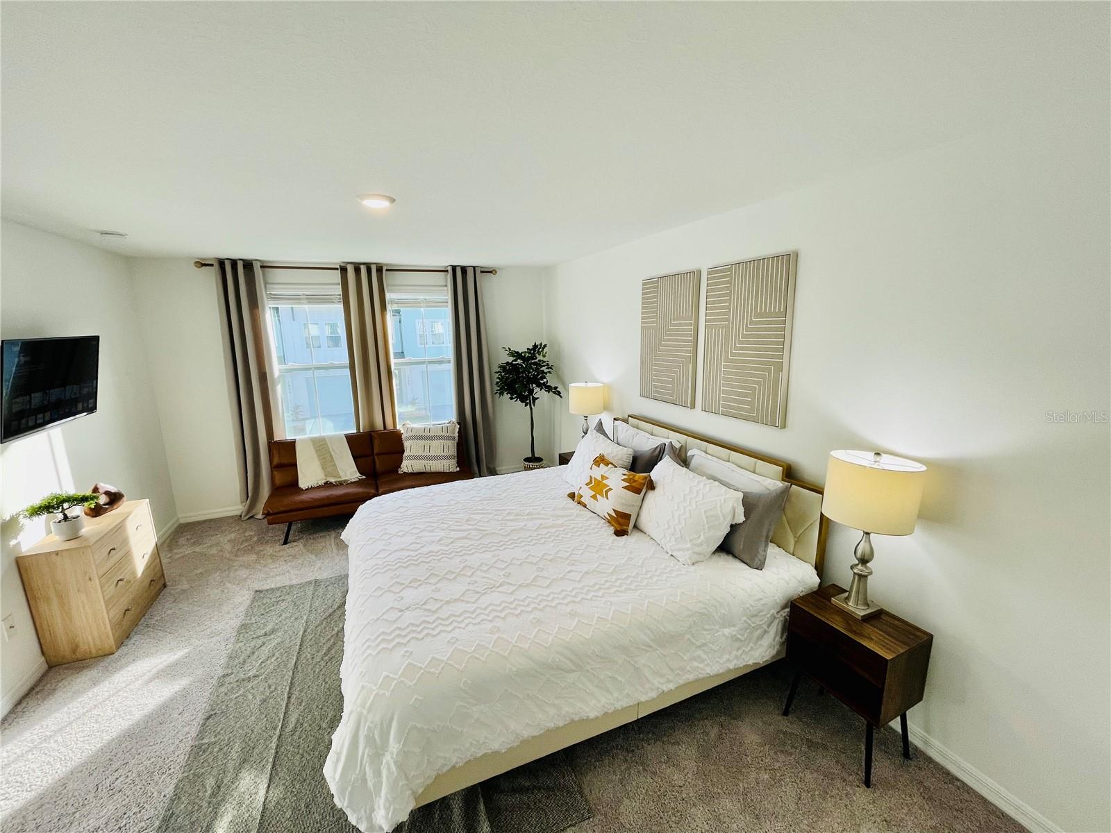 O6415042 Property Photo 24