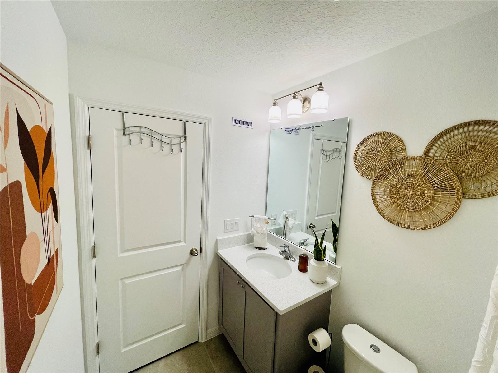 O6415042 Property Photo 33