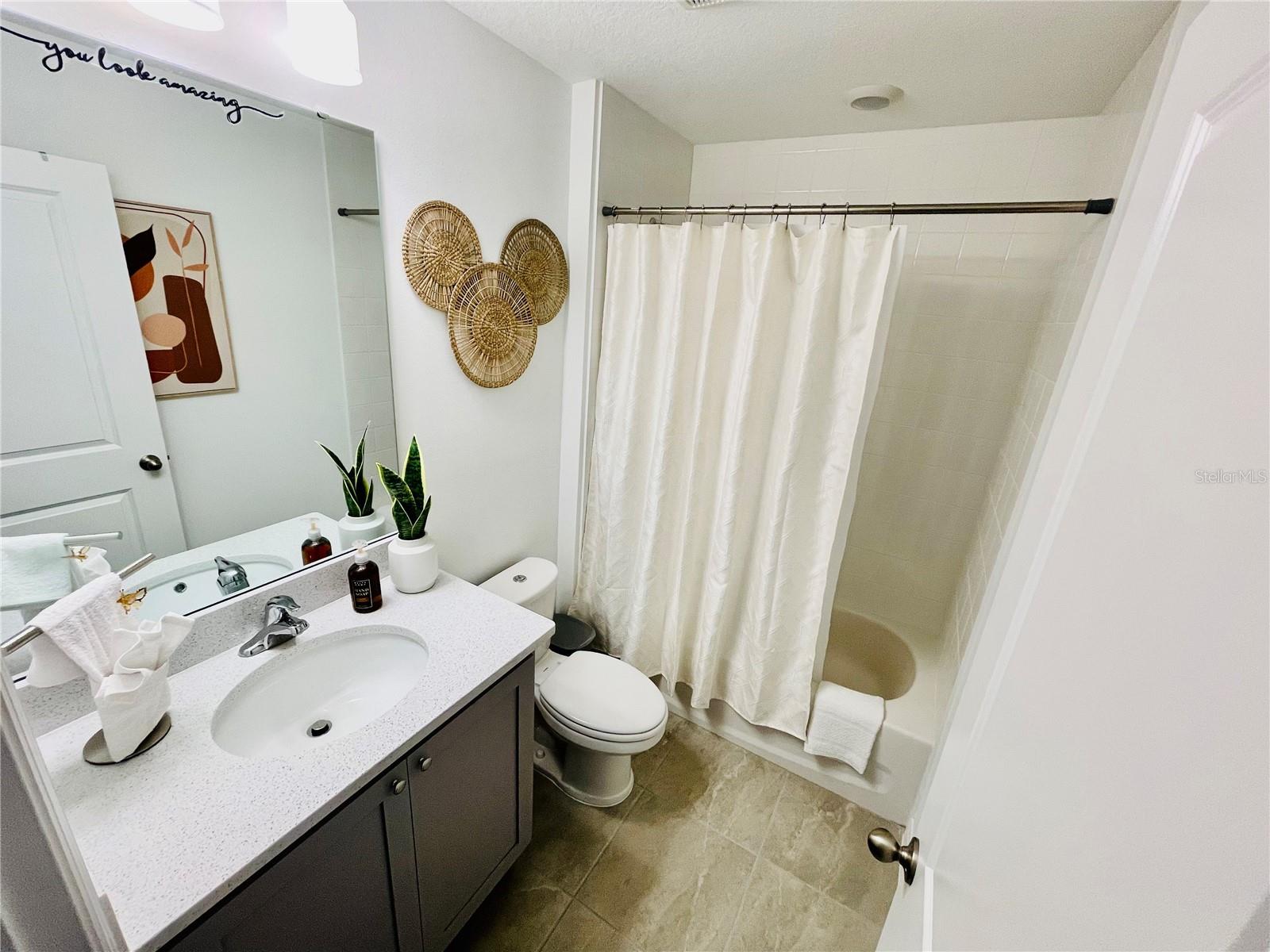 O6415042 Property Photo 35