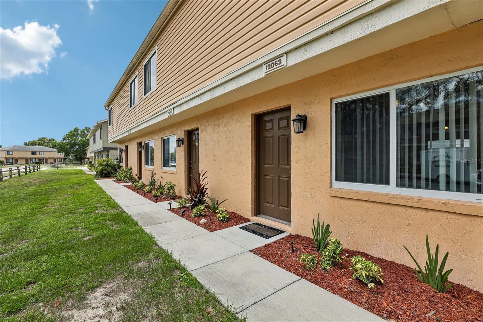 12057 Tift Cir Property Photo 5