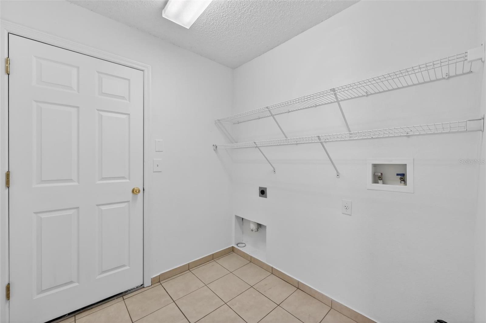 2041 Newtown Rd Property Photo 20