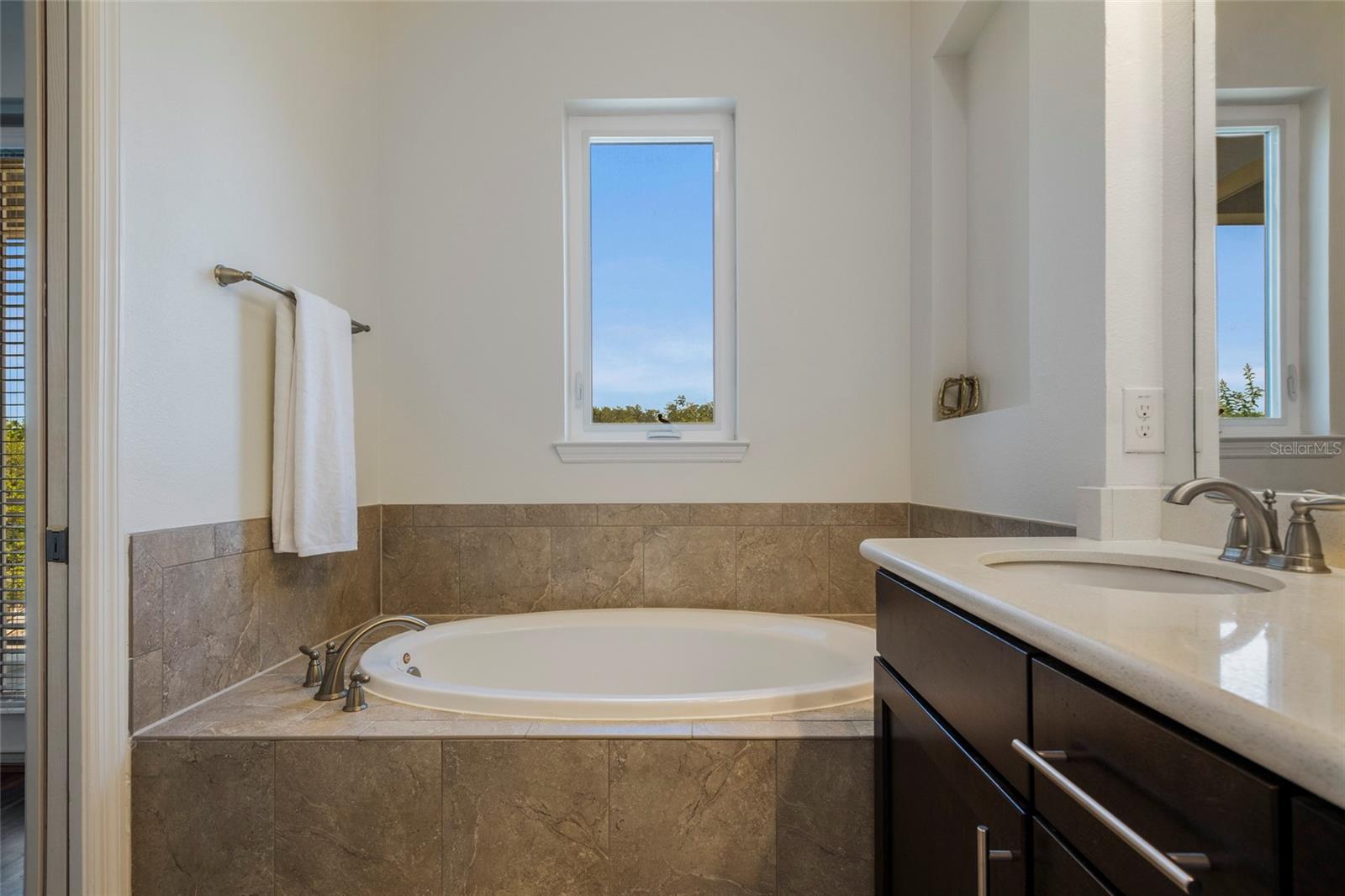 9037 Laureate Blvd Property Photo 36