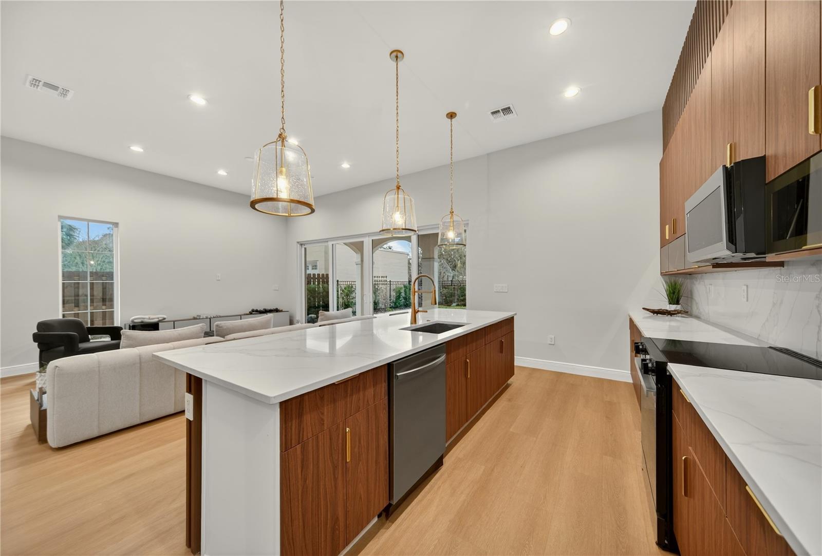1473 Berkshire Ave Property Photo 17