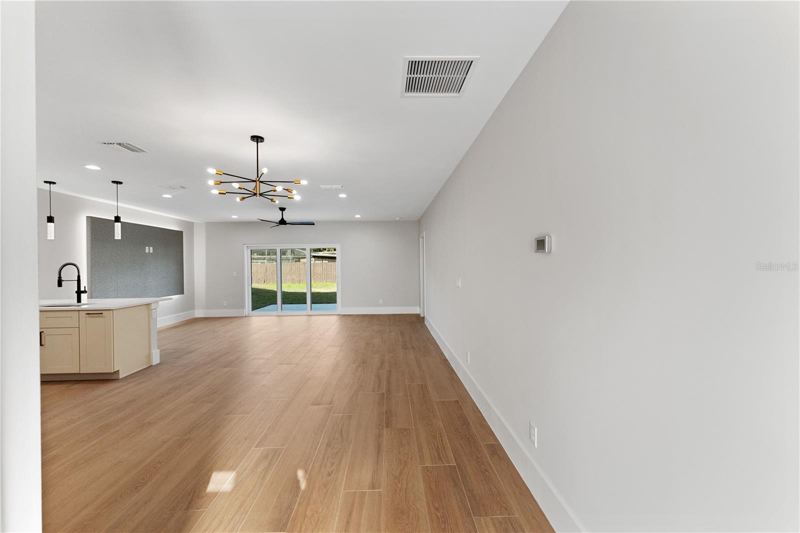 457 Riverview Ave Property Photo 21