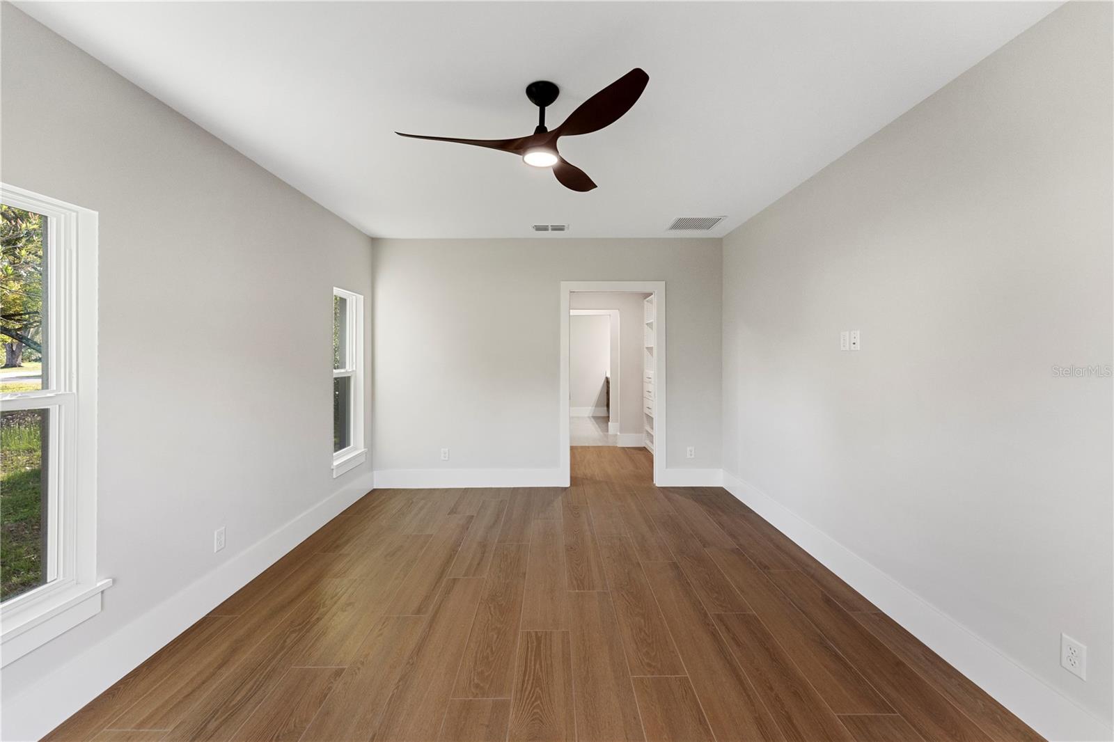 457 Riverview Ave Property Photo 25