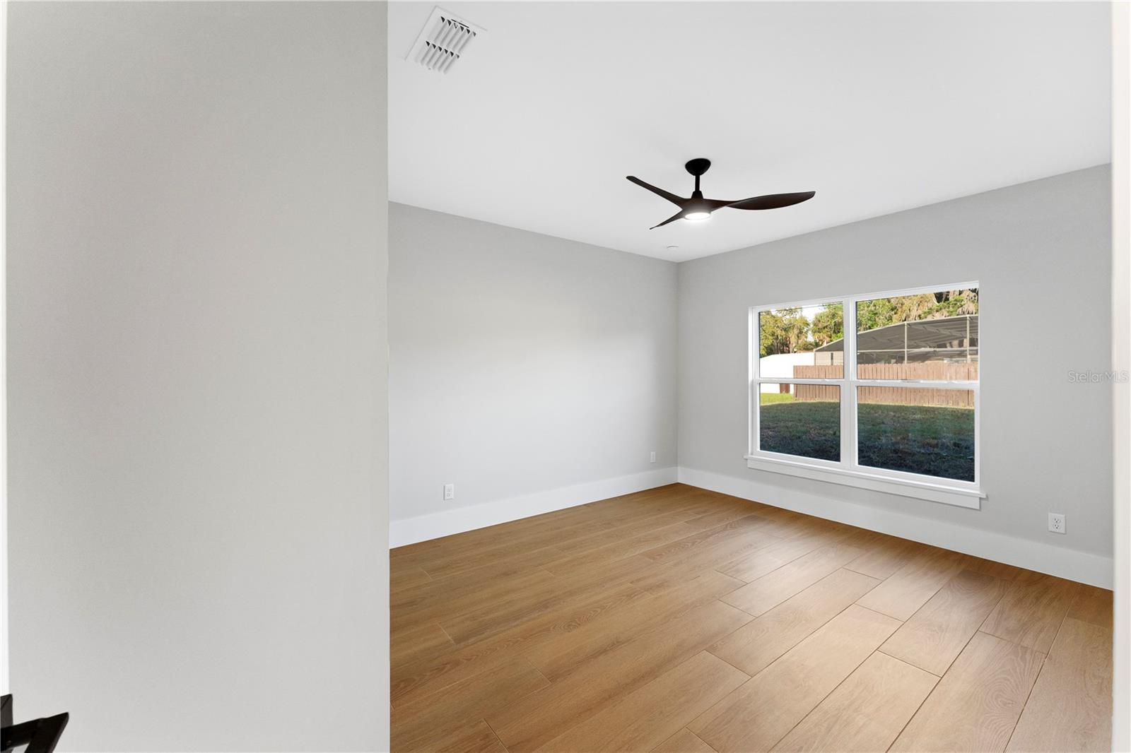 457 Riverview Ave Property Photo 40