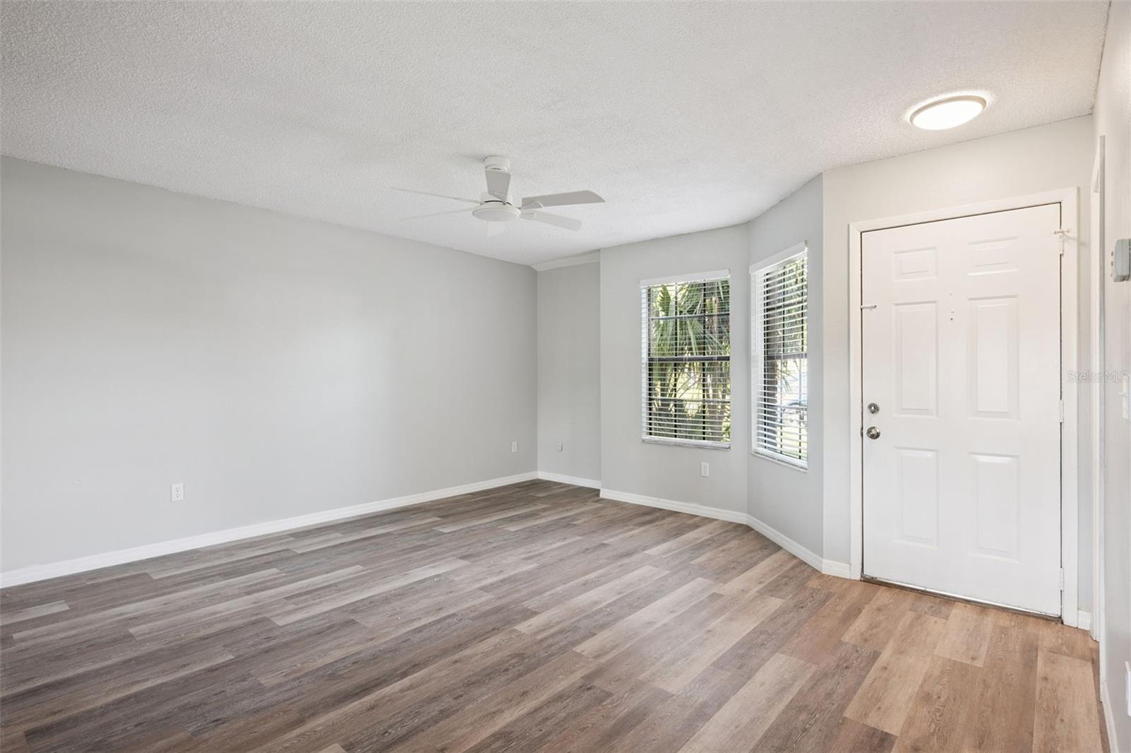 2889 Wareham Ct Property Photo 4