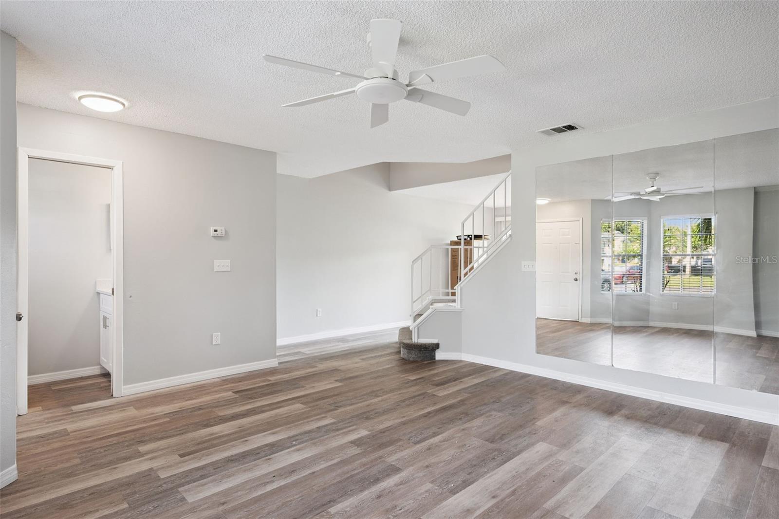 2889 Wareham Ct Property Photo 6