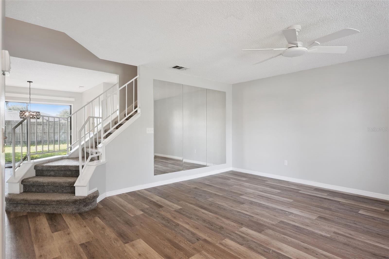 2889 Wareham Ct Property Photo 7