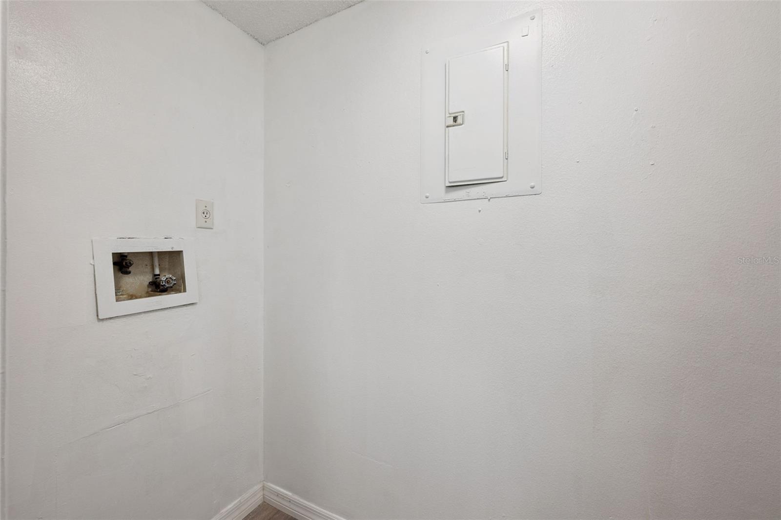 2889 Wareham Ct Property Photo 19