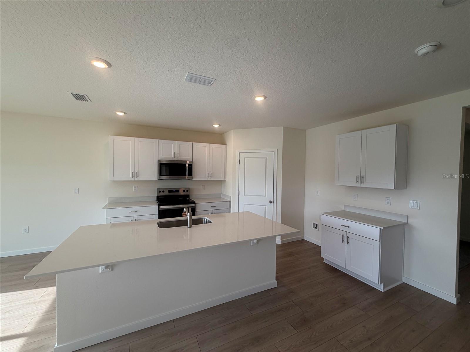 1640 Houmas St Property Photo 2