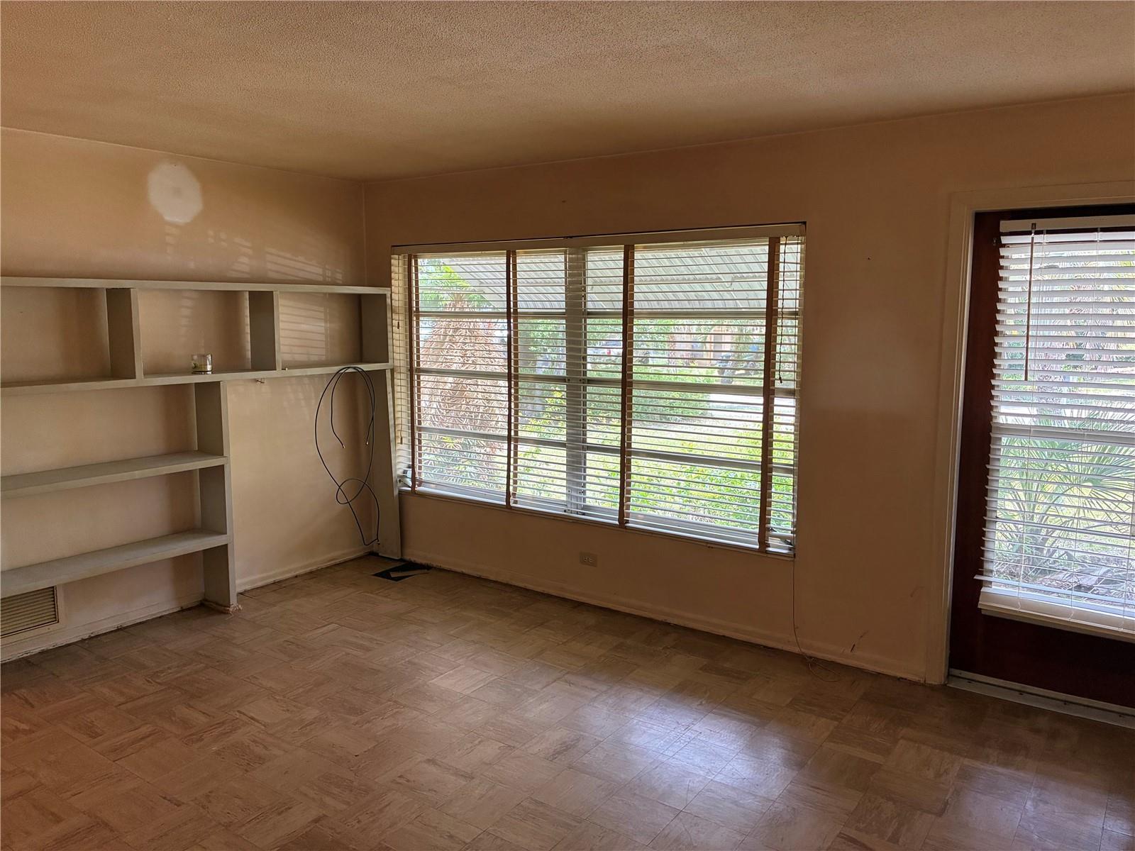 213 Colomba Rd Property Photo 3