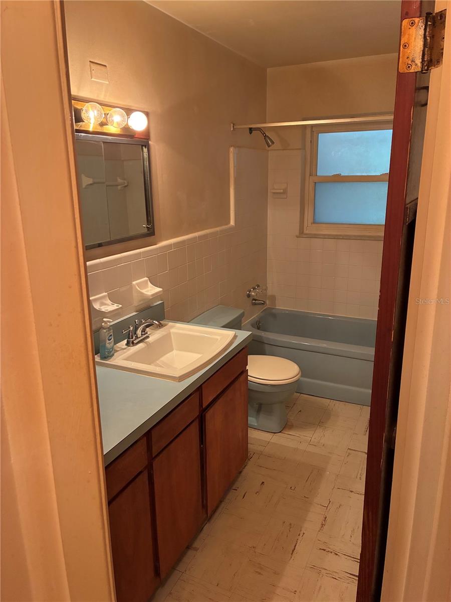 213 Colomba Rd Property Photo 5