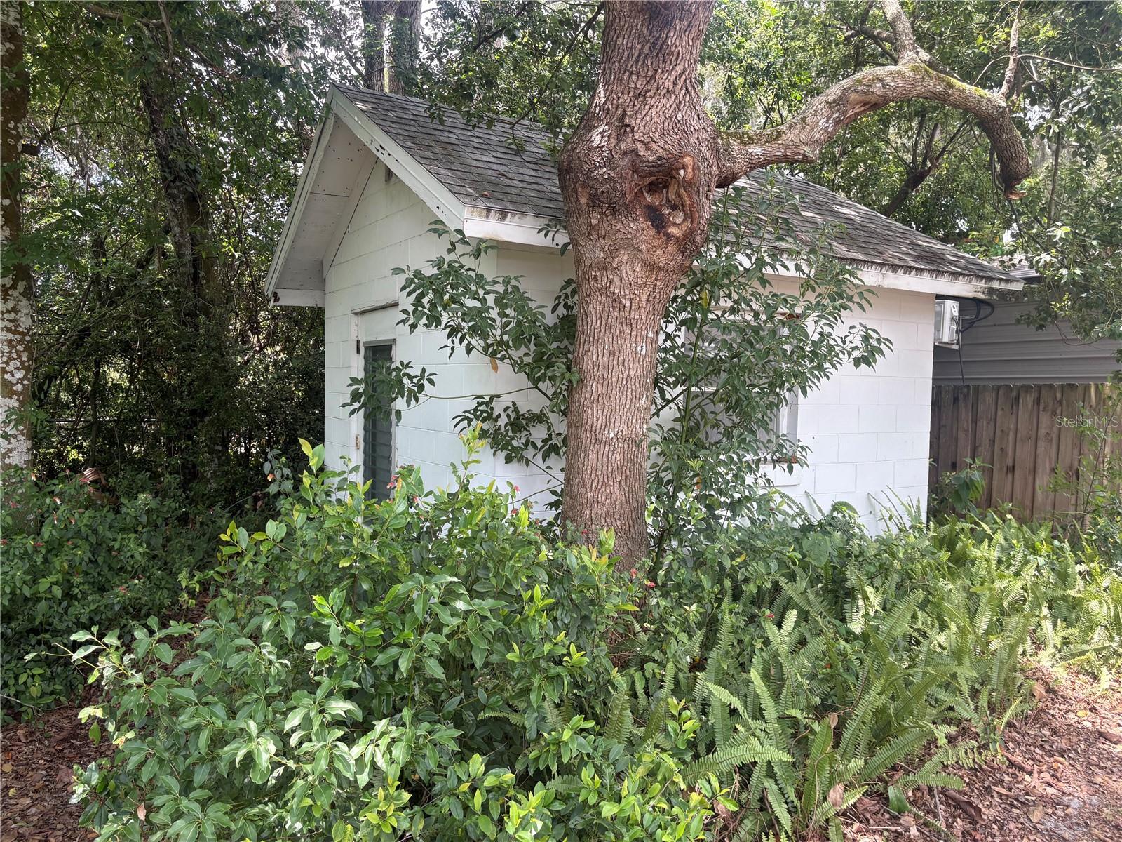 213 Colomba Rd Property Photo 7