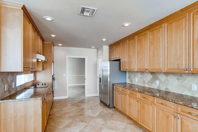 8749 The Esplanade #32 Property Photo 2