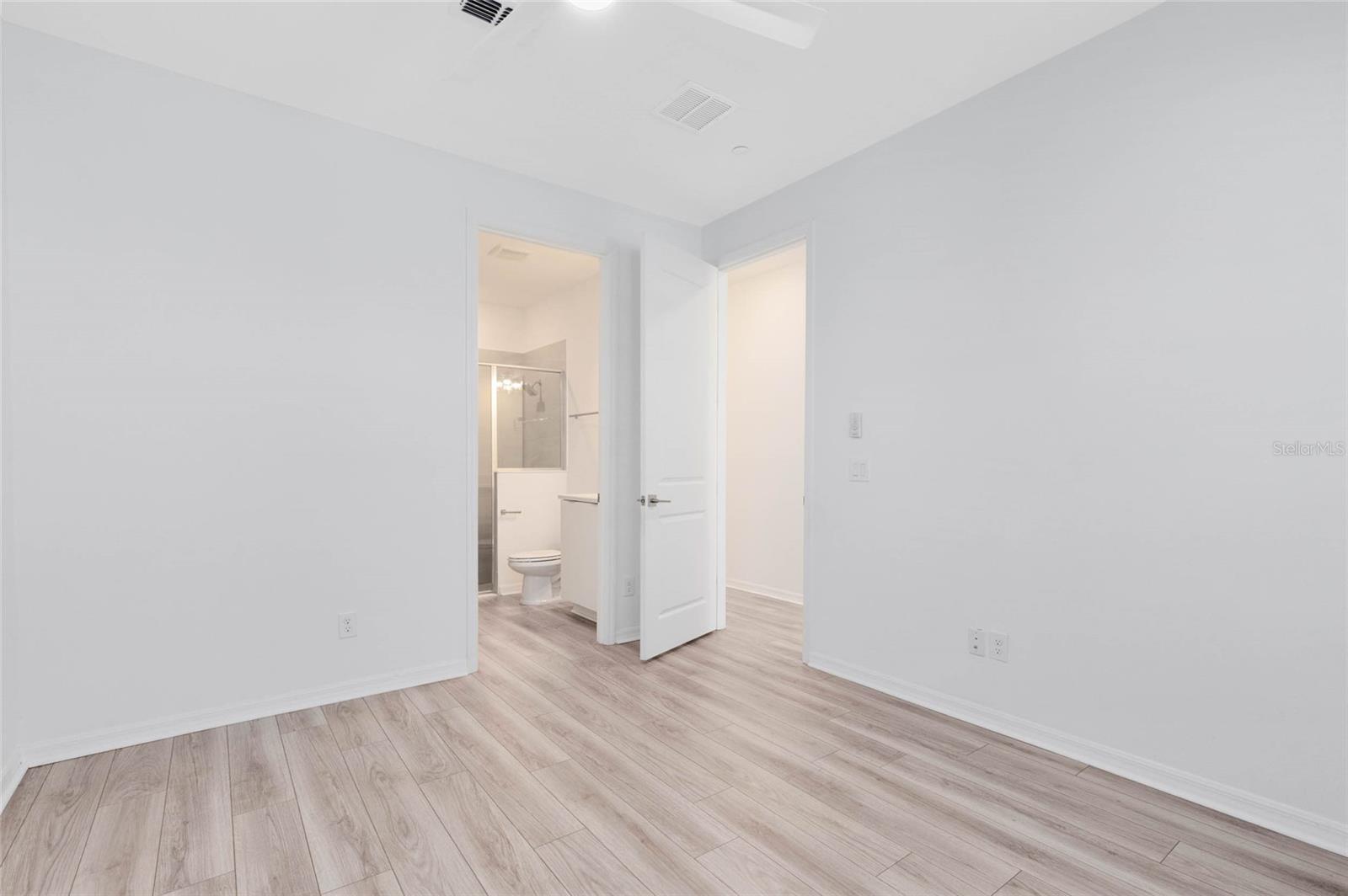 8472 Sperry St Property Photo 4