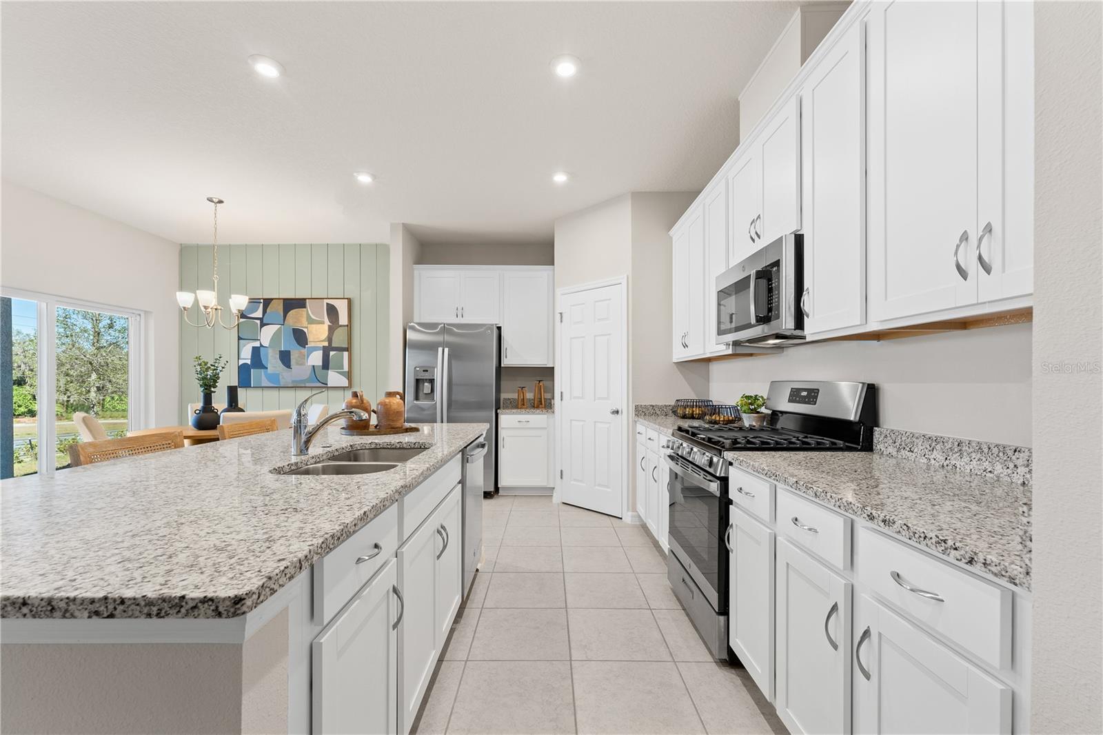 815 Pebble Crest Ln Property Photo 8