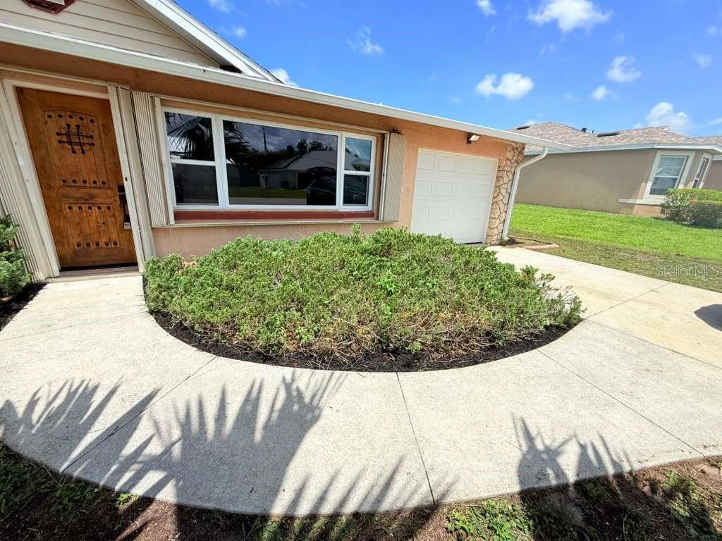 O6415292 Property Photo 1