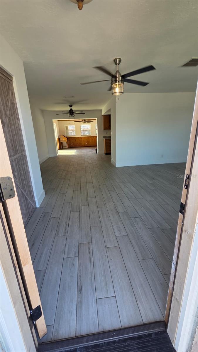 O6415292 Property Photo 6