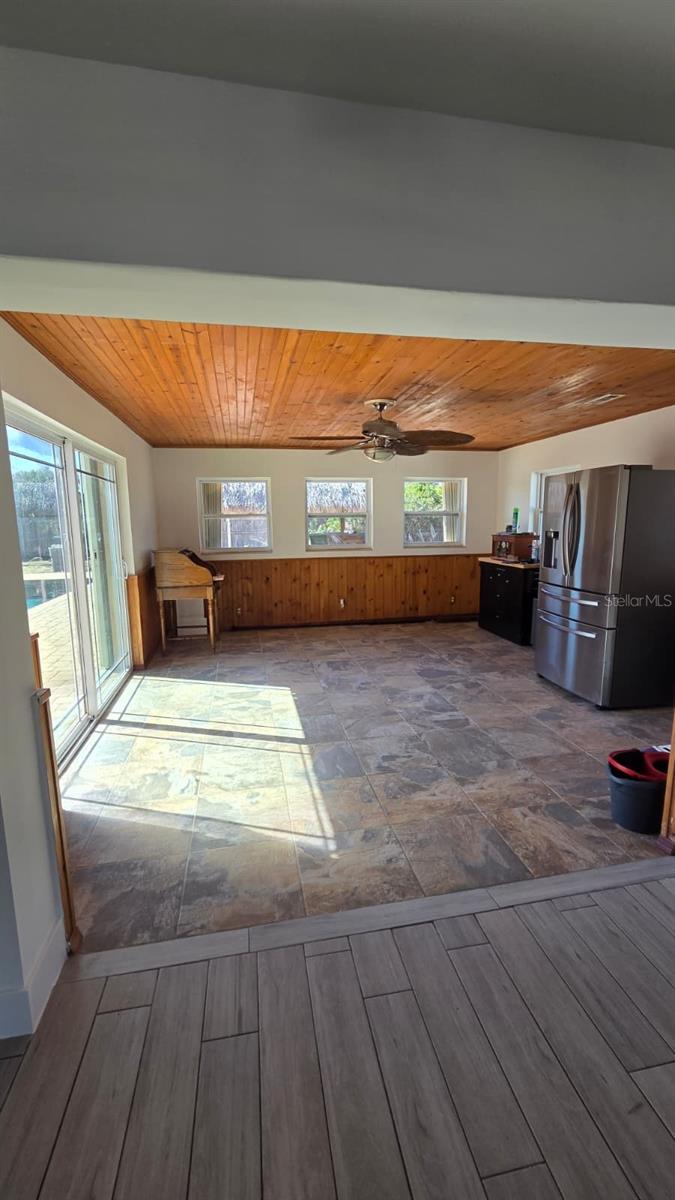 O6415292 Property Photo 9