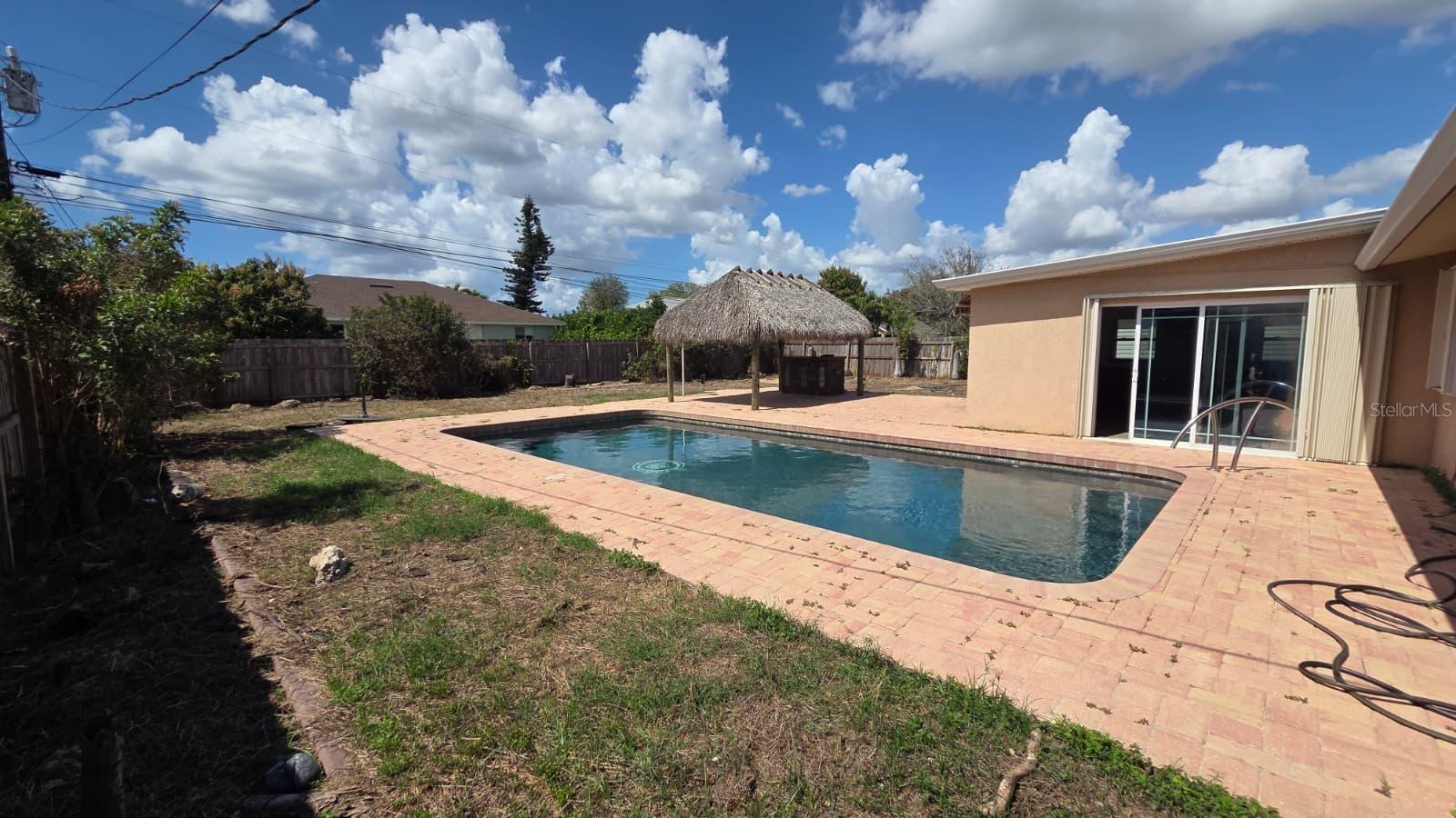 O6415292 Property Photo 17