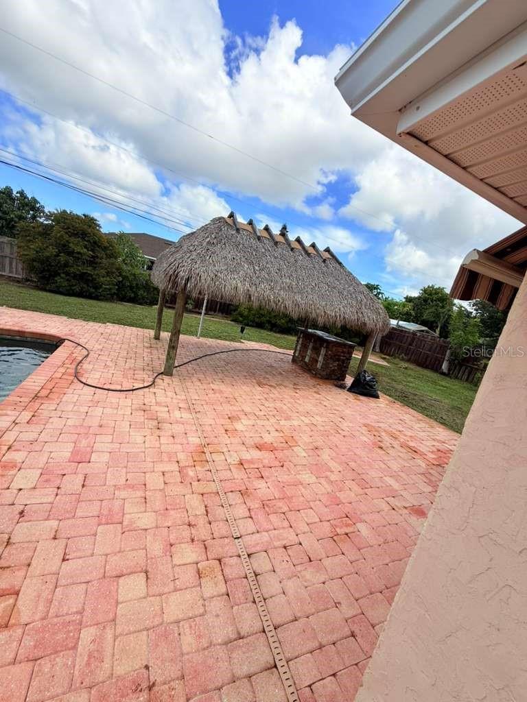 O6415292 Property Photo 21