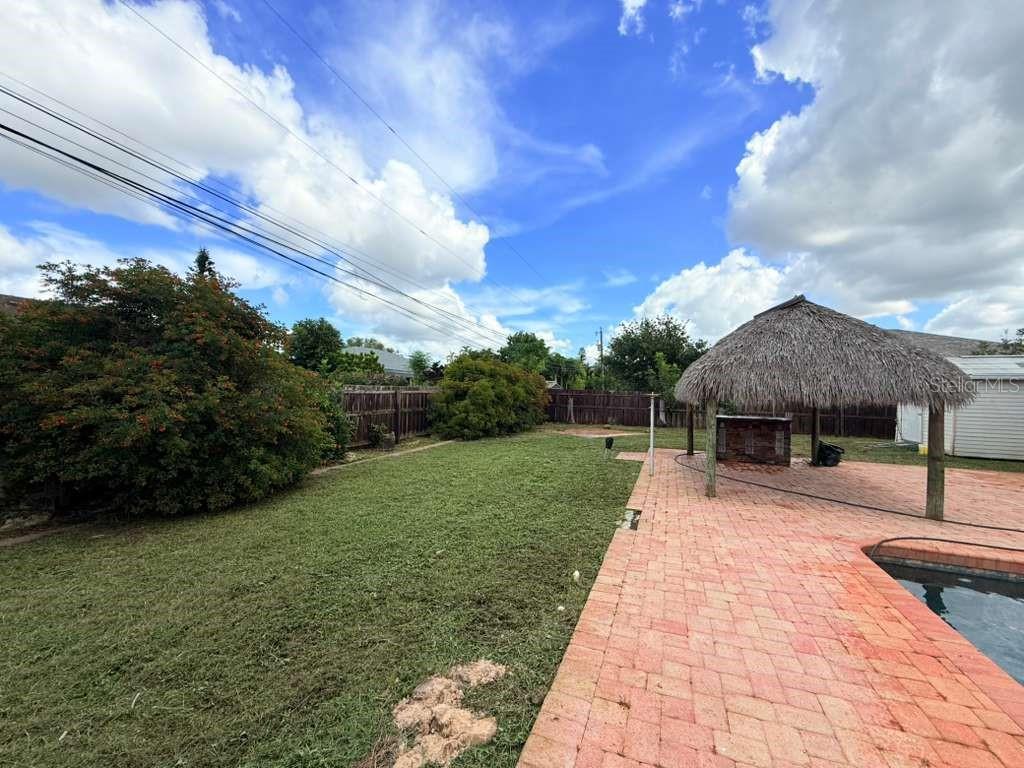 O6415292 Property Photo 22