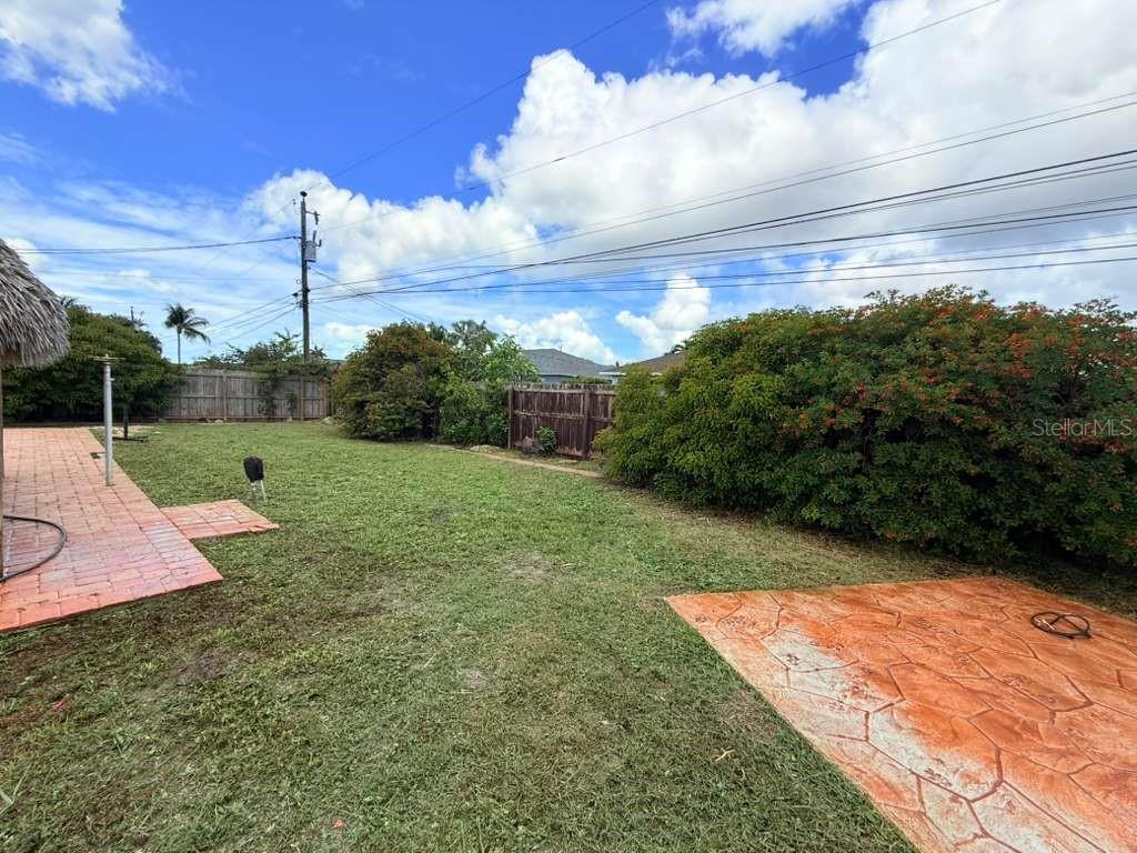 O6415292 Property Photo 23
