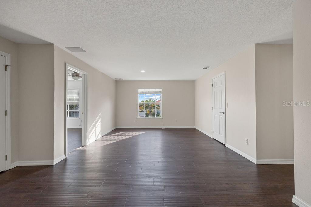 9050 Dancy Tree Ct Property Photo 33