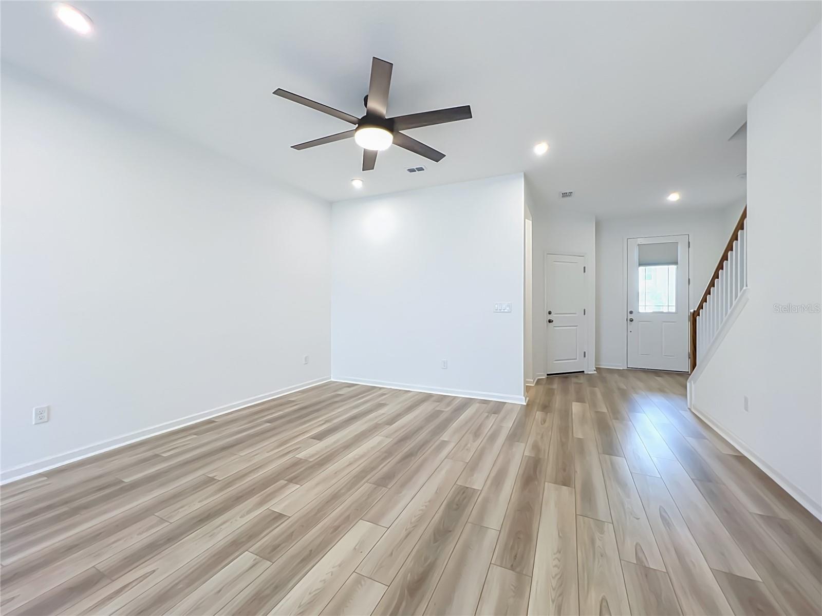 746 Spring Palms Loop Property Photo 9