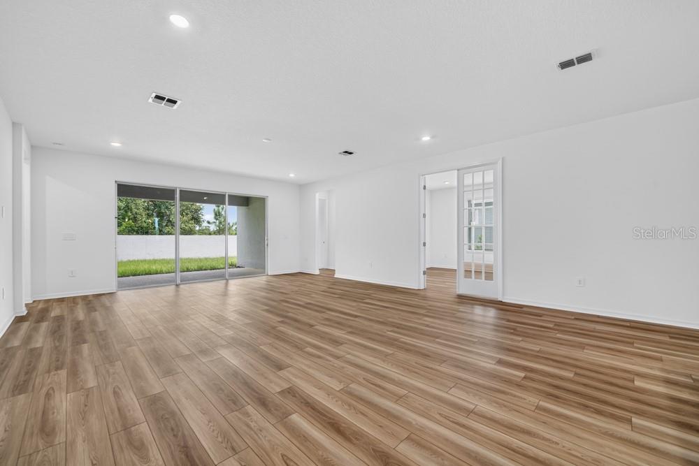 897 Ladyfish Trl Property Photo 8