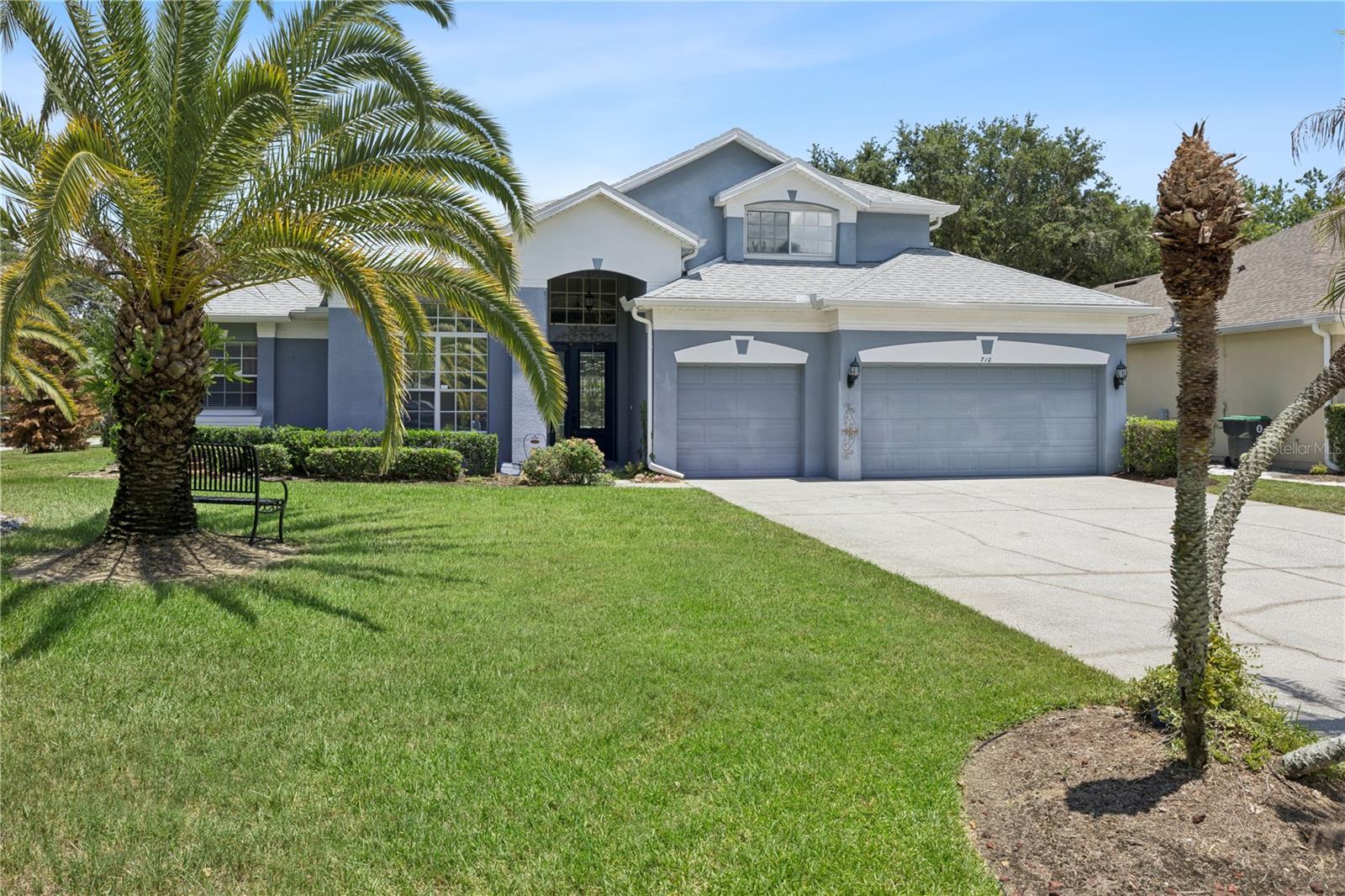 710 REGINA CIR Property Photo 1