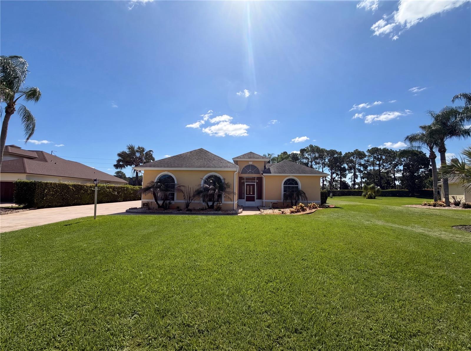3608 CREEKSIDE DR