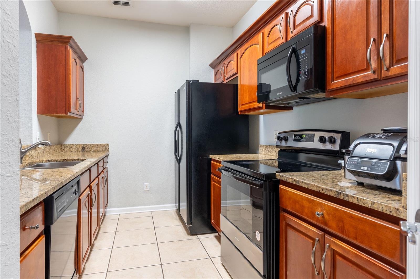 2484 San Tecla St #408 Property Photo 9