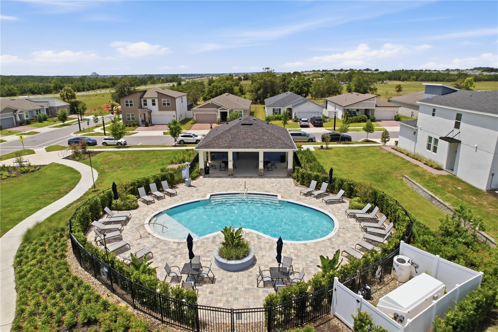 1122 Seaside Mist Trl Property Photo 34