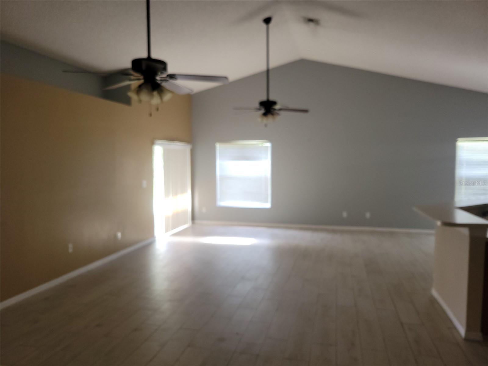 1142 Bluegrass Dr Property Photo 2