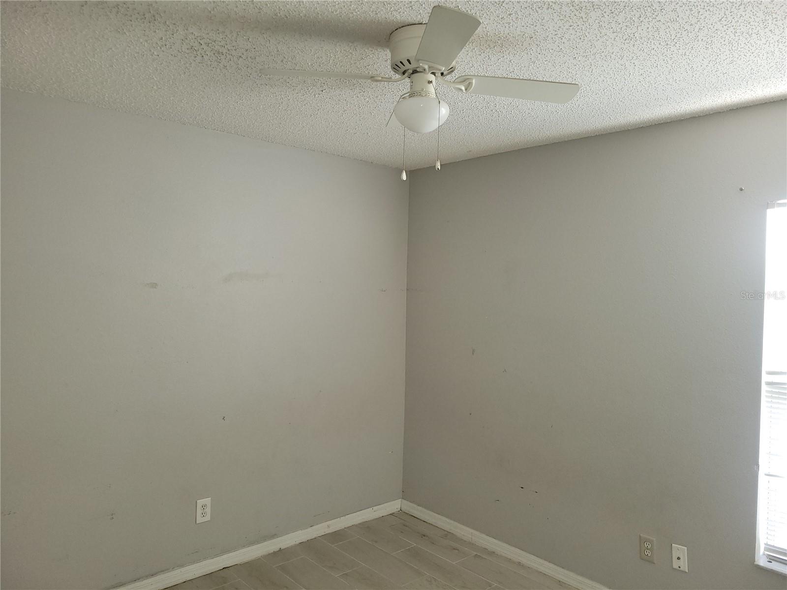 1142 Bluegrass Dr Property Photo 9