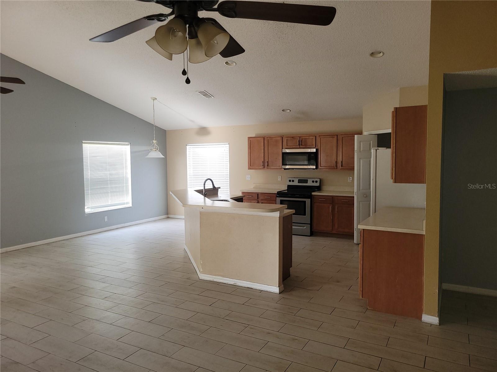 1142 Bluegrass Dr Property Photo 13