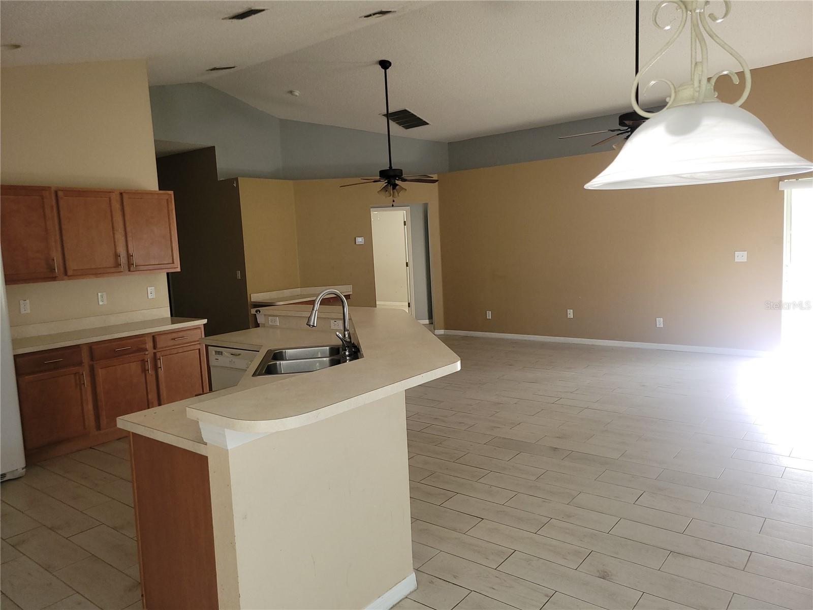 1142 Bluegrass Dr Property Photo 14