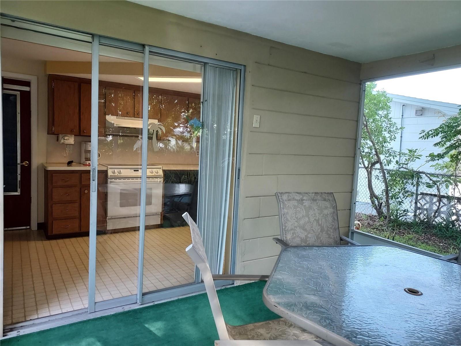 1240 Chelsea Ln Property Photo 6
